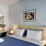 New Apartment Near The Beach.